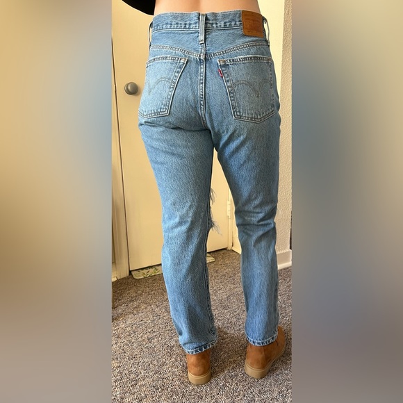 Levi’s distressed 501’s skinny/straight jeans size 30” waist w/ 27” inseam. - Picture 4 of 13